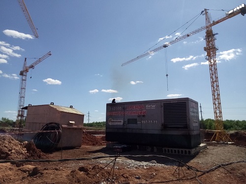 Аренда дизельного генератора 250 кВт для питания башенного крана в Саратове